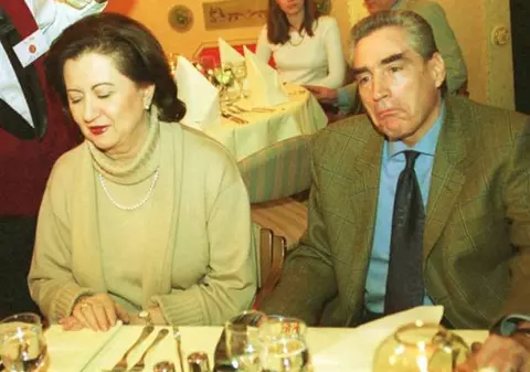 Mioara Roman, uitată de fostul soț în cele mai grele momente, la moartea surorii ei. "Petre n-a trimis nici măcar un buchet de flori" / EXCLUSIV