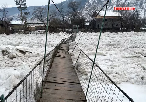 Pericol de inundații în județul Neamț. Zeci de oameni, evacuați din calea apelor