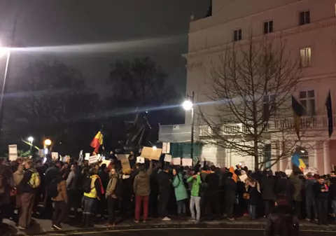 Proteste și în diaspora | Zeci de români au protestat la Londra