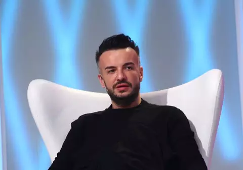 Răzvan Ciobanu, la bustul gol. Accesoriul din sfârc a uimit pe toată lumea | FOTO