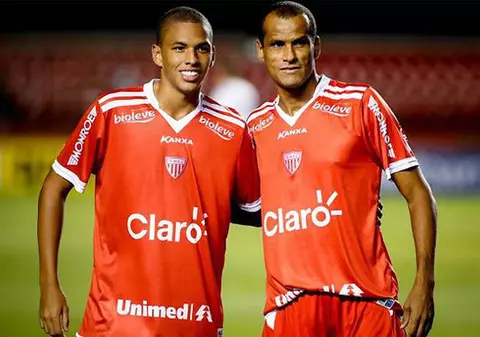 Marele Rivaldo a primit tricoul lui Dinamo. Foto, în articol