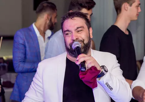 EXCLUSIV/ Florin Salam va cânta două luni în Statele Unite, deși acasă refuză cântări pe motiv de sănătate