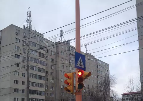Semafoare defecte în București. Pe ce străzi se circulă greu din cauza defecțiunilor