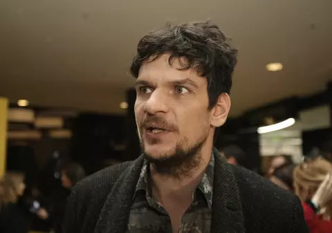 FOTO EXCLUSIV/ Iubita lui Tudor Chirilă arată impecabil după doi copii. Cum a apărut la o lansare