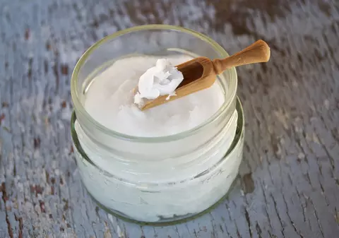 10 moduri în care poți folosi uleiul de cocos