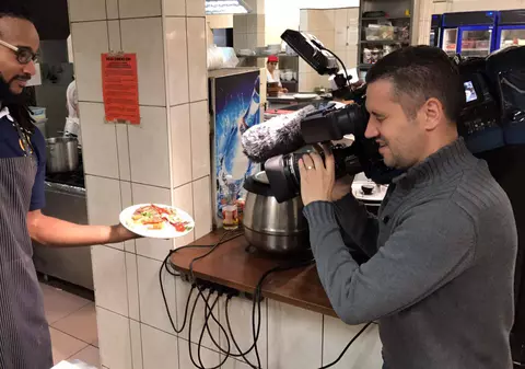 Stelistul Randal Falker e masterchef! Baschetbalistul american a gătit pentru Pro TV. De la ciclism, la camioane, de la look-ul rasta - la Shaq | FOTO