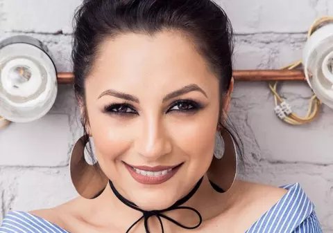 Andra, selfie în avion. Unde-și petrece cântăreața weekendul| FOTO