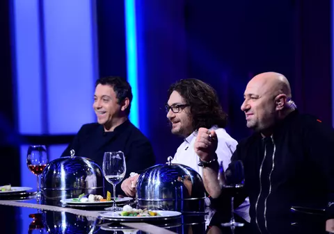 Isus gătește la Chefi la cuțite. Speră să aibă de partea lui Providența și să treacă în etapa următoare