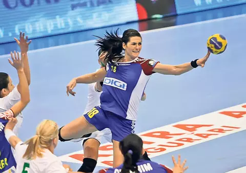 Handbalista Adina Meiroşu a născut o fetiță, după ce în 2010 a pierdut doi copii. Drama prin care a trecut sportiva