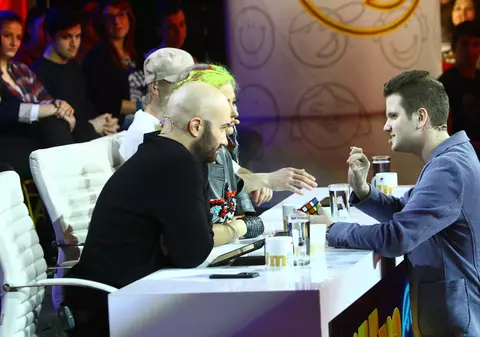 Flavian Glonț, număr senzațional la iUmor cu un cub Rubik. L-a rezolvat în mai puţin de un minut! VIDEO