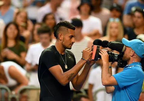 Excentricul tenismen Nick Kyrgios a mâncat chipsuri în timpul unui meci de la Indian Wells | VIDEO