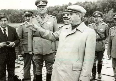 Documente CIA declasificate: Ceaușescu a profitat de cutremurul din 1977! Dictatorul și-a făcut imagine de pe urma tragediei