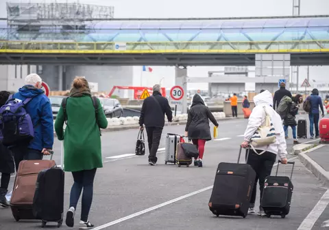 MAE pune la dispoziție românilor care pleacă din țară "Ghidul de călătorie pentru Sărbătorile Pascale 2017"