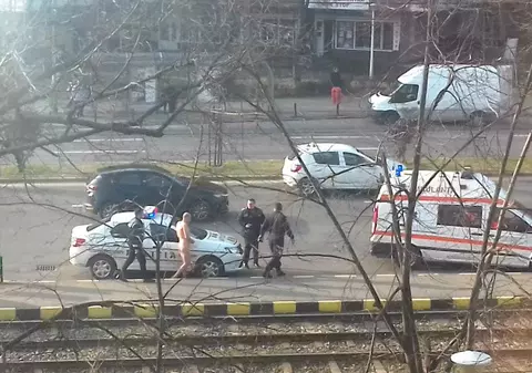 În papuci și-n... pielea goală, așa a ieșit un orădean pe stradă | FOTO