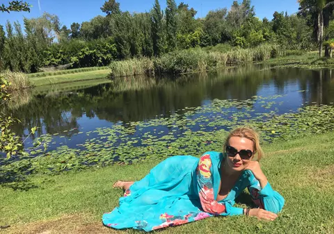 Dana Săvuică, în costum de baie. Ce corp are la 47 de ani