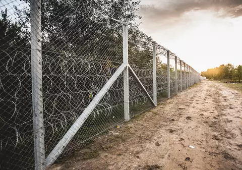 Cinci ani de închisoare pentru bărbatul care şi-a pus gard electric și a omorât o femeie