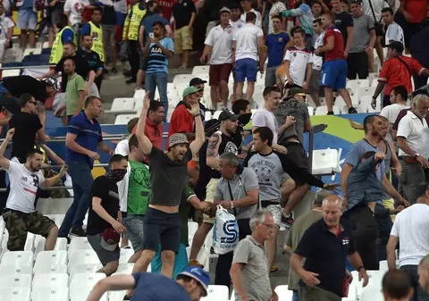 Bătăile huliganilor ar trebui să devină sport oficial. Cum s-ar putea numi noua “disciplină”