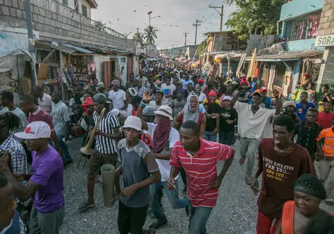 Tragedie rutieră în Haiti: Un șofer a ucis 34 de oameni, după ce a fugit de la un alt accident