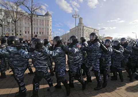UPDATE. Un bărbat a deschis focul asupra unui sediu FSB din Rusia. Doi oameni au fost uciși. ISIS revendică atacul