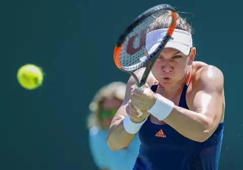 Simona Halep și Sorana Cîrstea s-au calificat în sferturile de finală ale turneului de la Madrid. Irina Begu, eliminată | LIVESCORE