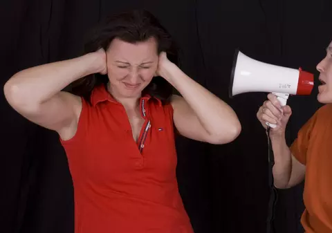 Adela vă sfătuiește în sex și iubire. ”Nu ştiu cum să scap de soacră!”