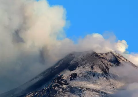 VIDEO LIVE. Vulcanul Etna continuă să erupă. Imaginile sunt transmise în direct pe rețelele de socializare