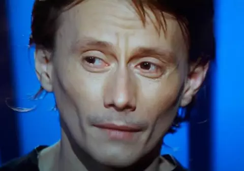 Marius Manole și-a părăsit părinții ca să facă facultatea în București. „Când am ajuns în gară, aveam niște hăinuțe și o pernă”