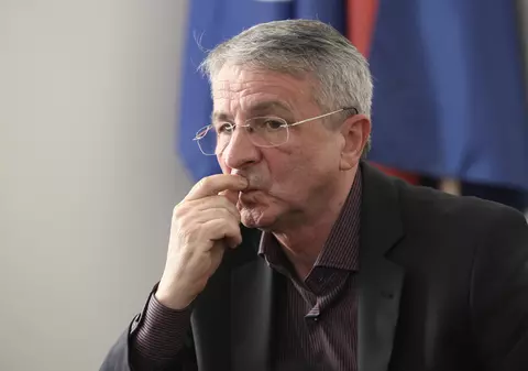 Marius Lăcătuș a ales: Ion Ion este noul antrenor al echipei CSA Steaua. ”Ozonel”, prezentat azi. Primele declarații: ”Palmaresul e la noi”. Reacția lui Gigi | FOTO