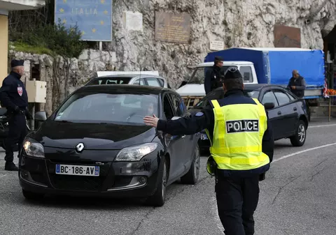 Patru români au fost condamnați la închisoare în Franța pentru uciderea unui primar