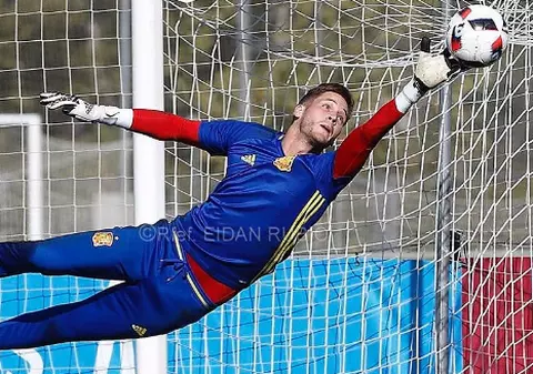 Portarul Alex Remiro s-a ales cu un traumatism cranian după ce a primit o minge în cap din partea colegului Inaki Williams