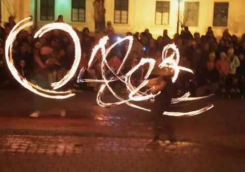 Ora Pământului 2017 în România. Spectacol inedit, după ce s-a stins lumina în mai multe orașe din țară | FOTO ȘI VIDEO