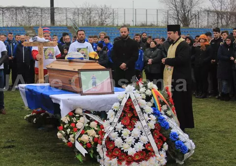 Fostul rugbyst şi antrenor Adrian Tinca a fost înmormântat duminică la Constanţa | FOTO&VIDEO