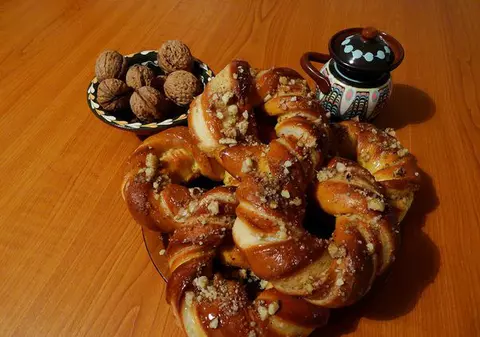 15 trucuri geniale să faci aluatul perfect pentru mucenicii moldovenești