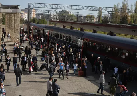 EXCLUSIV. Bătălia de la malul mării. Cavaleria „a atacat” Mamaia și Vama Veche pe autostradă, infanteria a dat năvală din trenurile CFR