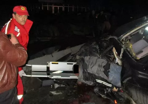 UPDATE: Accident înfiorător în Bistrița-Năsăud. Acul kilometrajului s-a oprit la peste 200 km la oră! La volan ar fi fost adolescentul de 15 ani