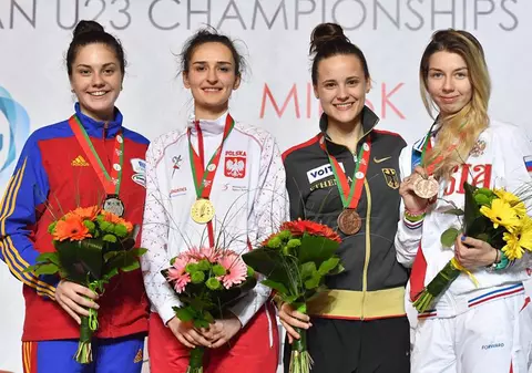 Amalia Tătăran a cucerit medalia de argint la Campionatul European de scrimă pentru tineret de la Minsk, la spadă feminin individual. Iulian Teodosiu, bronz la sabie masculin