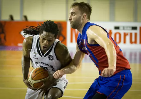 Play-off-ul Ligii Naționale masculine de baschet. U-BT Cluj, Steaua, CSM Oradea și CSU Sibiu conduc. Programul ”sferturilor”