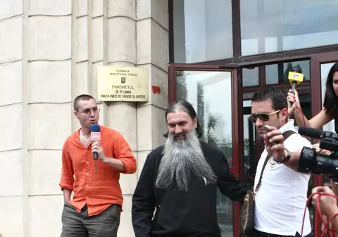 UPDATE: IPS Teodosie nu ajunge în arest la domiciliu. Arhiepiscopul Tomisului, judecat în continuare sub control judiciar