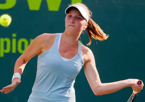 Noua senzație din tenisul mondial feminin: Marketa Vondrousova! Nu e majoră, dar a câștigat turneul de la Biel venind din calificări!