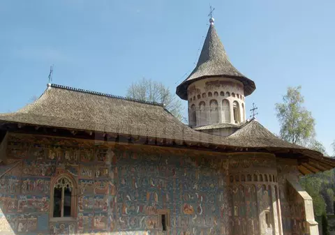 O replică a Mânăstirii Voroneț se construiește la Viena. Inițiativa unui preot din Suceava