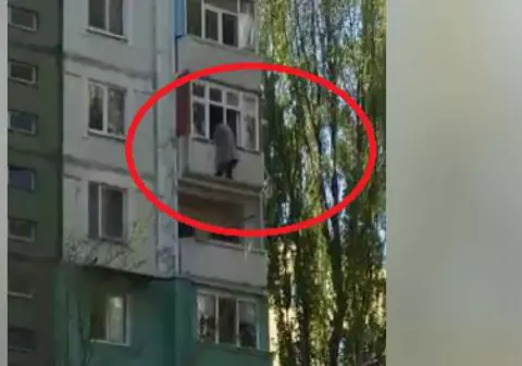 Un politician din Republica Moldova a vrut să sară de la balcon ca să nu-l prindă procurorii