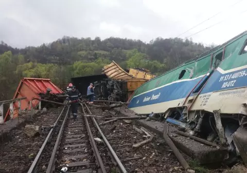 UPDATE. Circulația feroviară între stațiile Bănița și Merișor a fost redeschisă