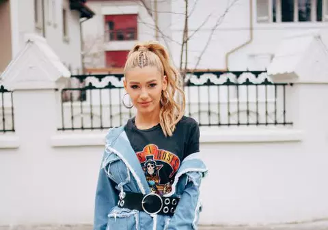 FOTO EXCLUSIV/ Alina Eremia stârnește pasiuni nebune. Ce și-a tatuat o admiratoare de-a ei pe mână