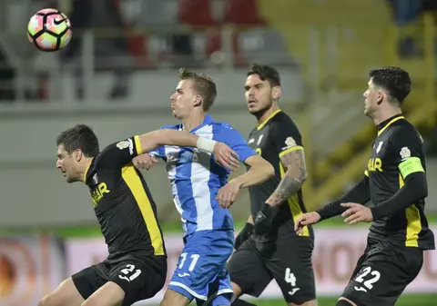 Liga I, play-off, etapa a 6-a: CSU Craiova - Astra Giurgiu 1-3. Campioana a câștigat primul meci în play-off. Mulțescu, tot mai contestat