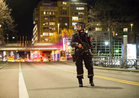 Atentat dejucat la Oslo. Dispozitiv exploziv detonat controlat de geniști