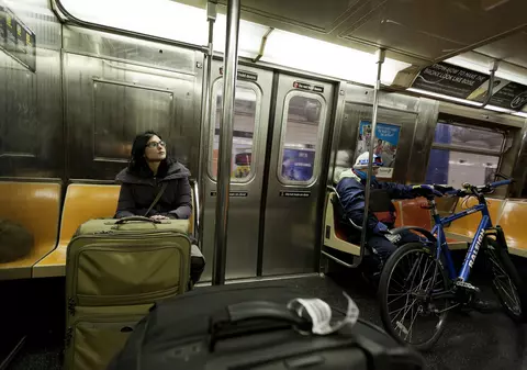 LIBERTATEA TE AJUTĂ: Cât mă costă biletul dacă-mi iau bicicleta în tren?