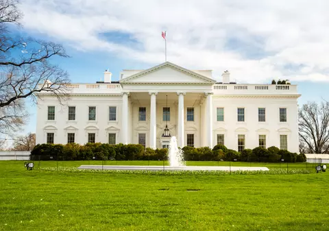 Alertă de securitate la Casa Albă din cauza unui pachet suspect