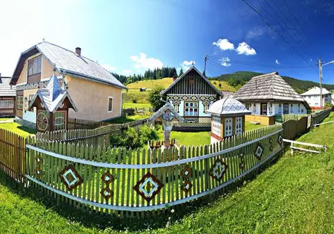 Ciocăneşti, comuna muzeu unde casele sunt încondeiate precum ouăle de Paște