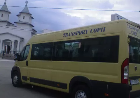 Guvernul donează Republicii Moldova încă 96 de microbuze destinate transportului de elevi