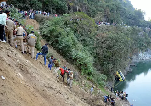 Tragedie rutieră în India, soldată cu 44 de morți